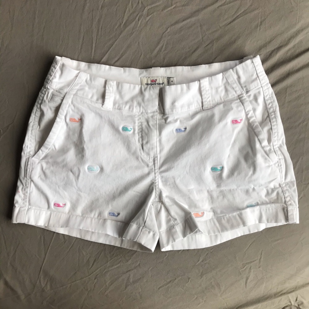 VINEYARD VINES White Shorts with Rainbow Whales